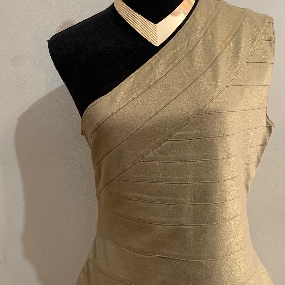 Elegant Gold One-Shoulder Dress